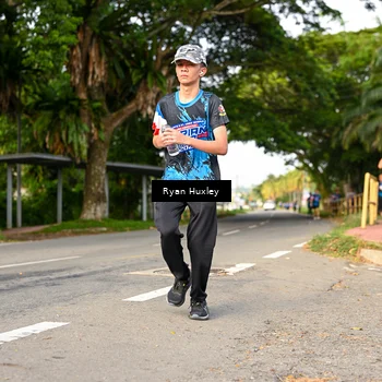 Runner Photo 7675864