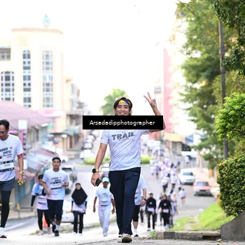 Runner Photo 7675869