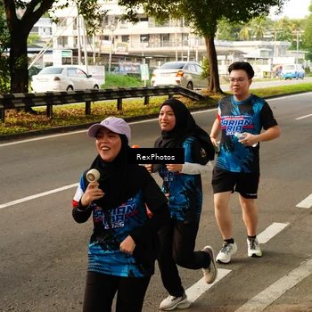 Runner Photo 7675885