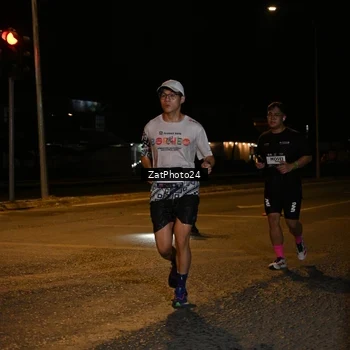 Runner Photo 7675886