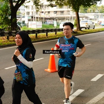Runner Photo 7675889