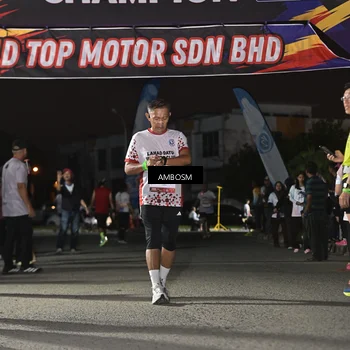Runner Photo 7675895