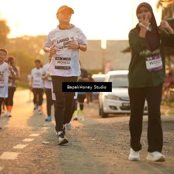 Runner Photo 7675905