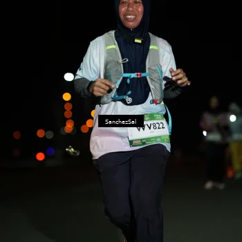 Runner Photo 7675912