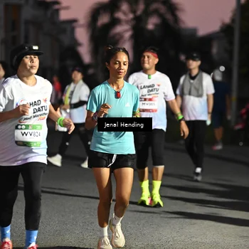 Runner Photo 7675918