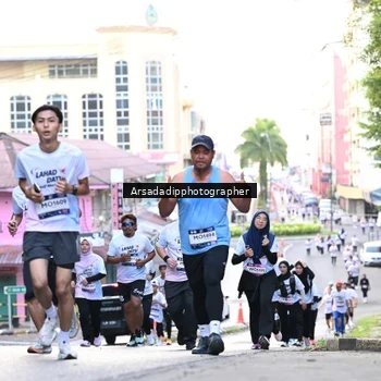 Runner Photo 7675922