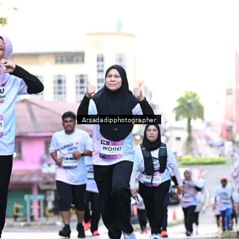 Runner Photo 7675934
