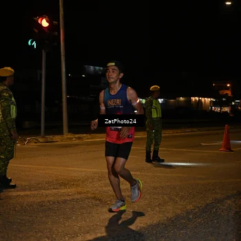 Runner Photo 7675935