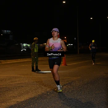 Runner Photo 7675936