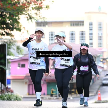 Runner Photo 7675949