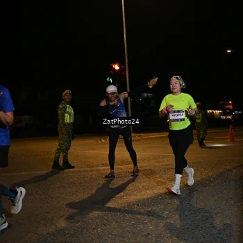 Runner Photo 7675956