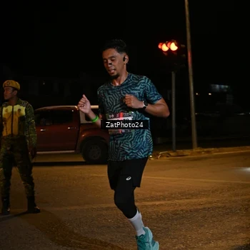 Runner Photo 7676037