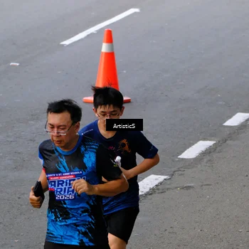 Runner Photo 7676043
