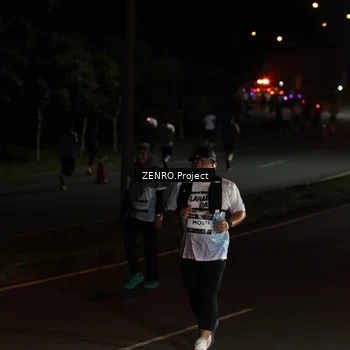 Runner Photo 7676045