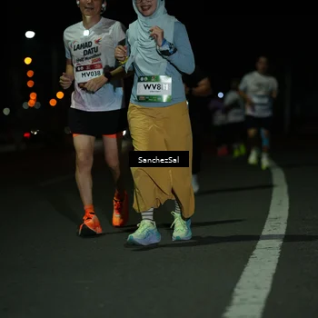 Runner Photo 7676055
