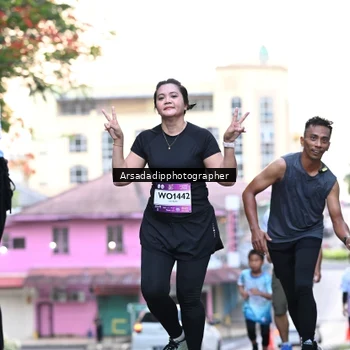Runner Photo 7676058