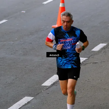 Runner Photo 7676073