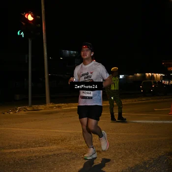 Runner Photo 7676075