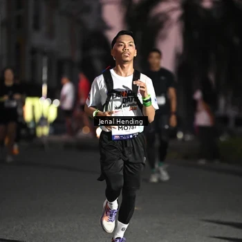 Runner Photo 7676104