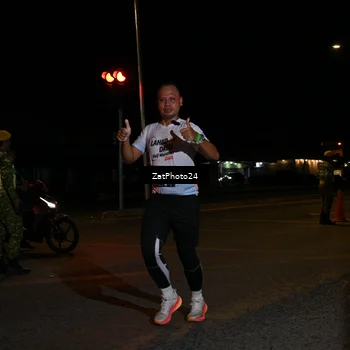 Runner Photo 7676142