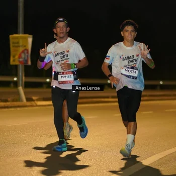 Runner Photo 7676149