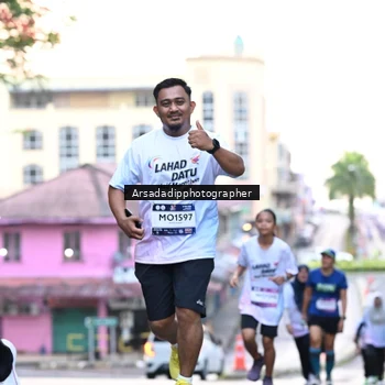 Runner Photo 7676156