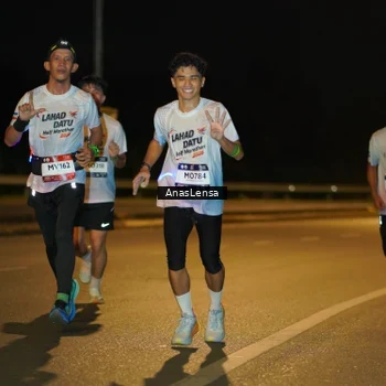 Runner Photo 7676161