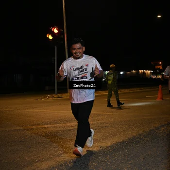 Runner Photo 7676165