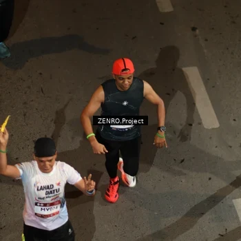 Runner Photo 7676166