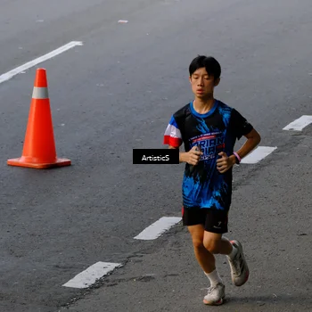 Runner Photo 7676178