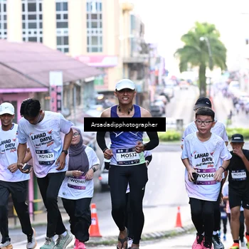 Runner Photo 7676248