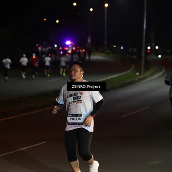 Runner Photo 7676254