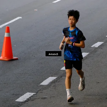 Runner Photo 7676255