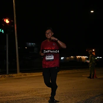 Runner Photo 7676268