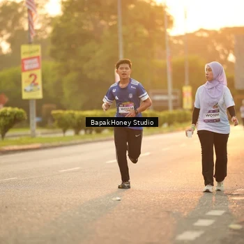 Runner Photo 7676272