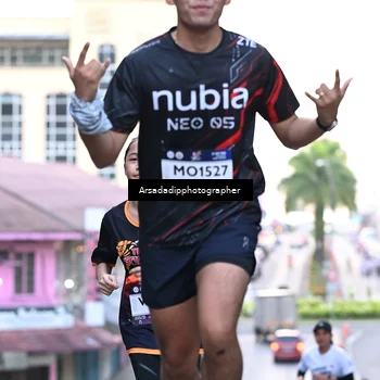 Runner Photo 7676298