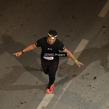 Runner Photo 7676334