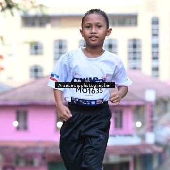 Runner Photo 7676337