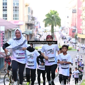 Runner Photo 7676354
