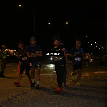 Runner Photo 7676365