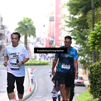 Runner Photo 7676392
