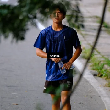 Runner Photo 7676393