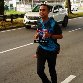 Runner Photo 7676394