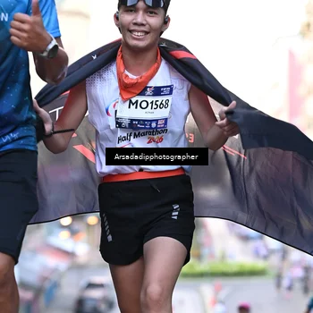 Runner Photo 7676405