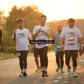 Runner Photo 7676415