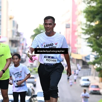 Runner Photo 7676441