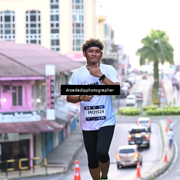 Runner Photo 7676445