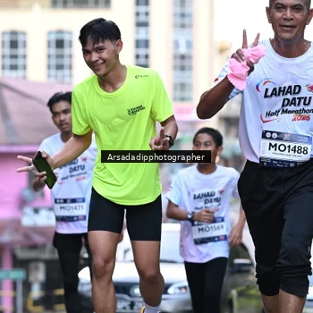 Runner Photo 7676460