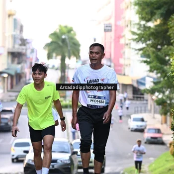 Runner Photo 7676471