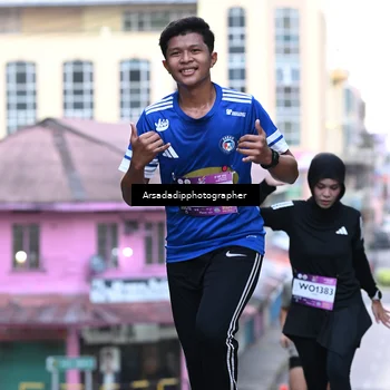 Runner Photo 7676487